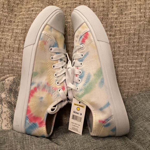 NWT 🌈 Tie Dye Converse Inspired Sneakers 🌈 - Picture 5 of 7